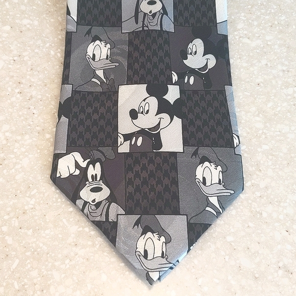 Disney silk tie - Picture 1 of 4